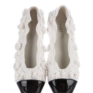 Authentic Chanel White Knit Cap-Toe with flowers
